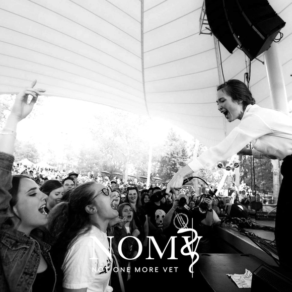 Meet your Posher, Jodie - Picture 1 of 1